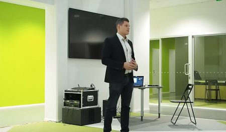 Gasera's CEO, Dr. Ismo Kauppinen giving a presentation at a business event